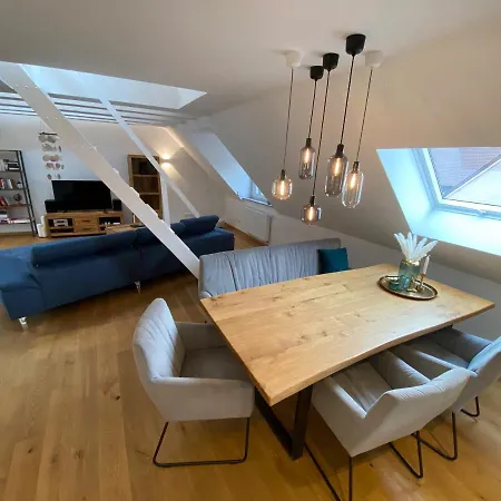 Modernes Penthouse, Nahe וירצבורג