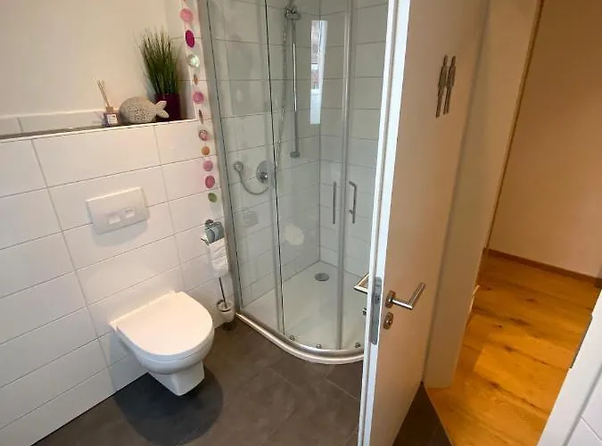 Modernes Penthouse, Nahe * וירצבורג