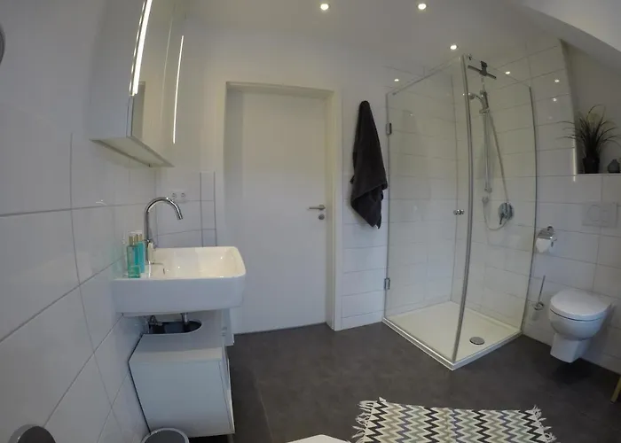 Modernes Penthouse, Nahe דירה וירצבורג
